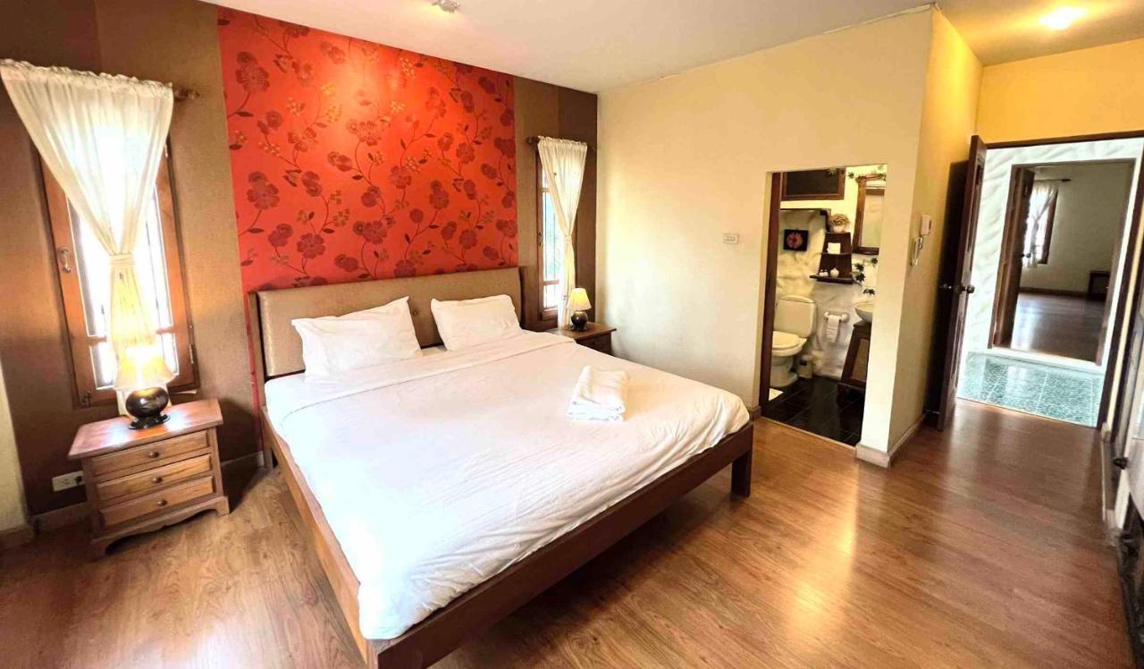 Plumeriahome Near Walking Street Чиангмай Екстериор снимка