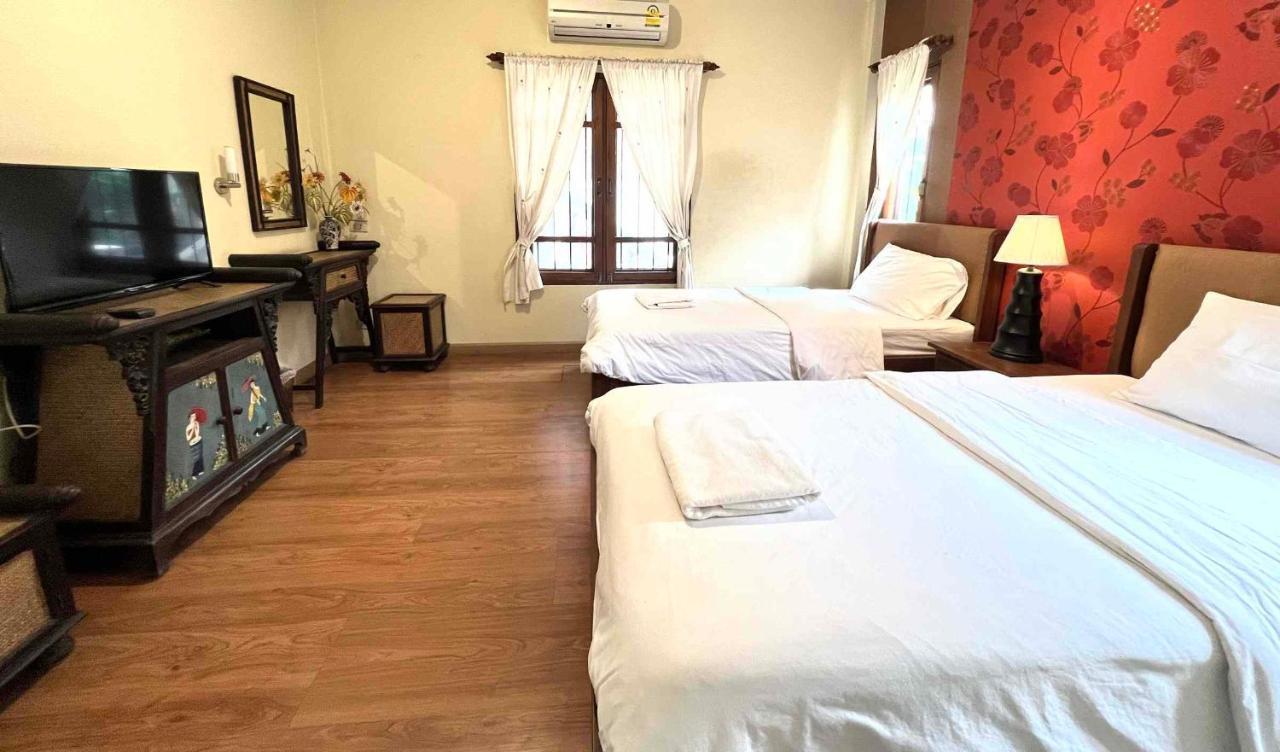 Plumeriahome Near Walking Street Чиангмай Екстериор снимка