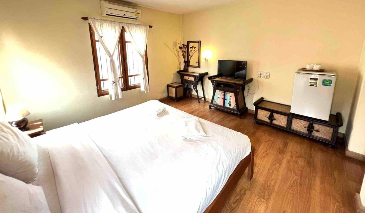 Plumeriahome Near Walking Street Чиангмай Екстериор снимка