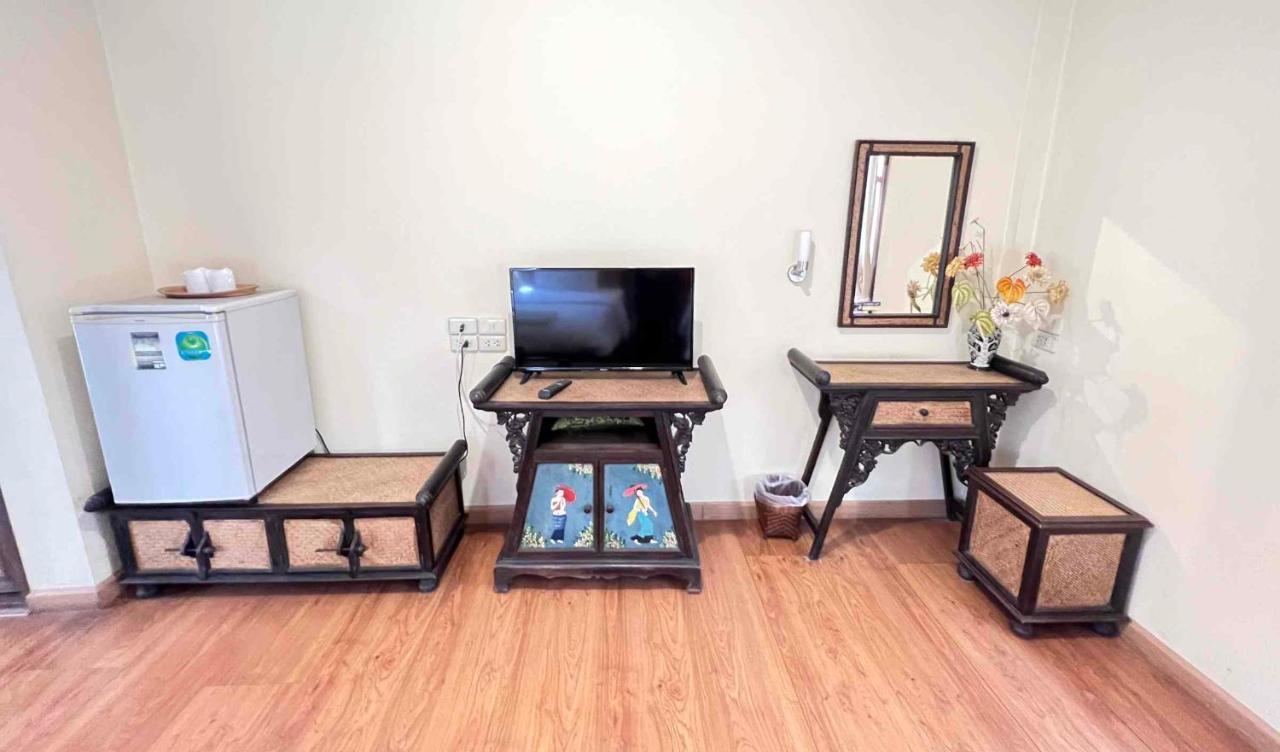 Plumeriahome Near Walking Street Чиангмай Екстериор снимка