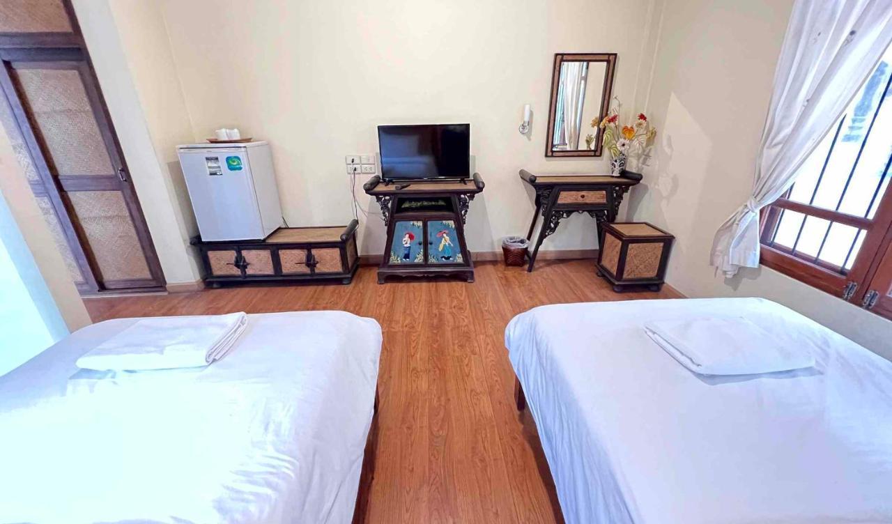 Plumeriahome Near Walking Street Чиангмай Екстериор снимка