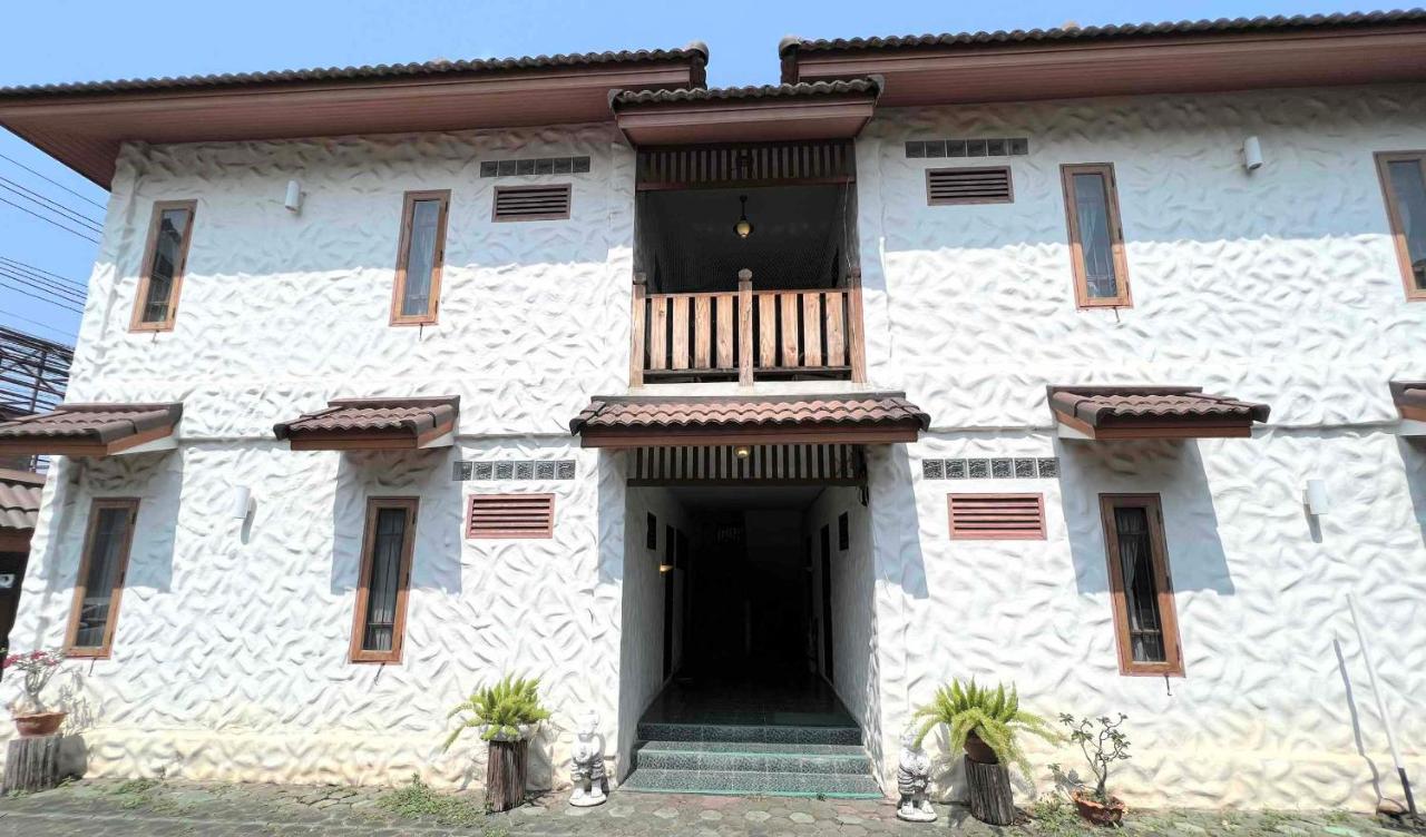 Plumeriahome Near Walking Street Чиангмай Екстериор снимка