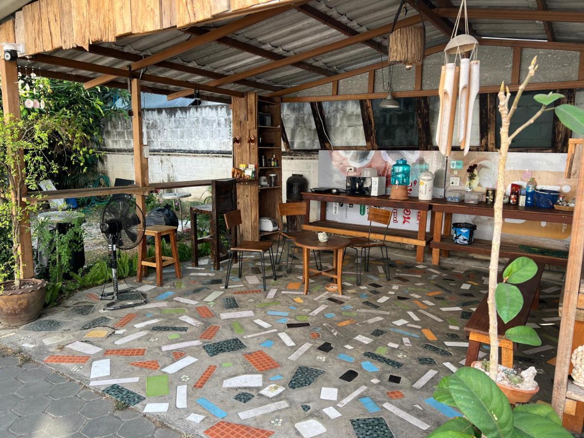 Plumeriahome Near Walking Street Чиангмай Екстериор снимка